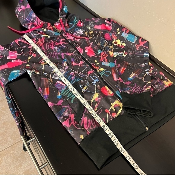 Volcom × B4BC Lipstick Nail Polish Hoodie
Jacket Womens, multicolor,size Small - Picture 16 of 16